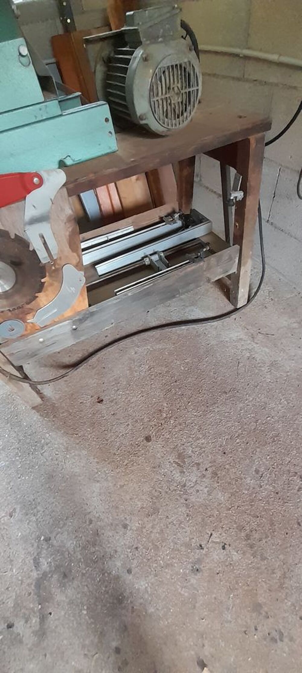 SCIE CIRULAIRE SUR TABLE KITY 617 RALLONGE ET ACCESSOIRES
Bricolage
