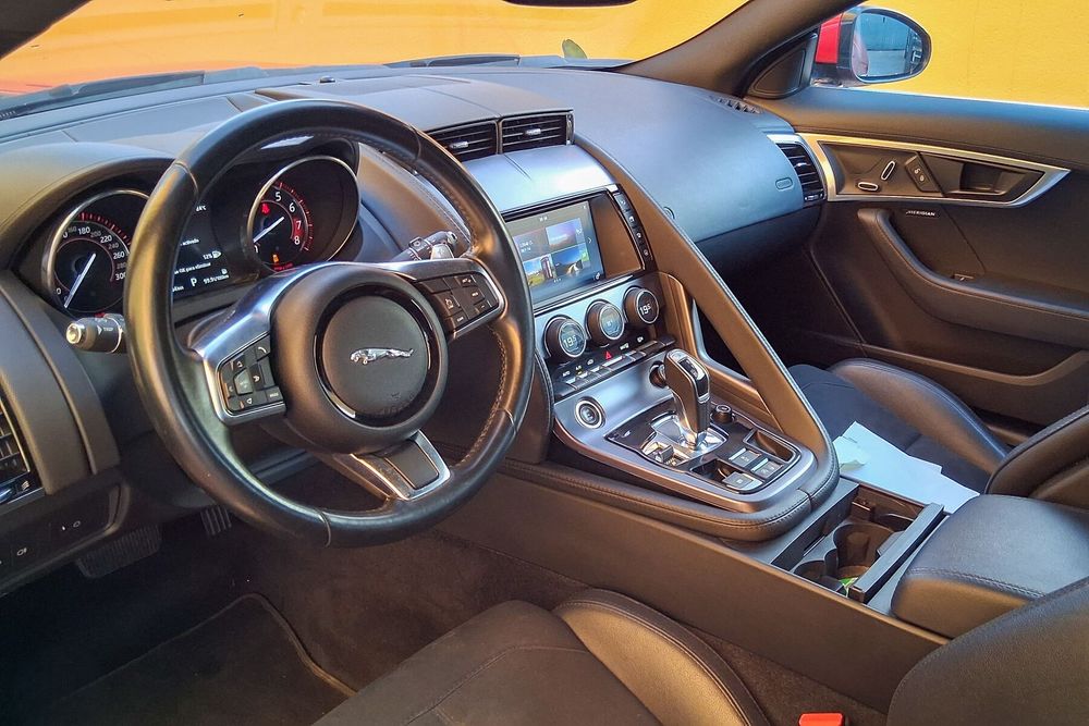 F-Type Coup&eacute; V6 3L Essence Suraliment&eacute; 380 ch BVA8 2017 occasion M&aacute;laga, Espa&ntilde;a