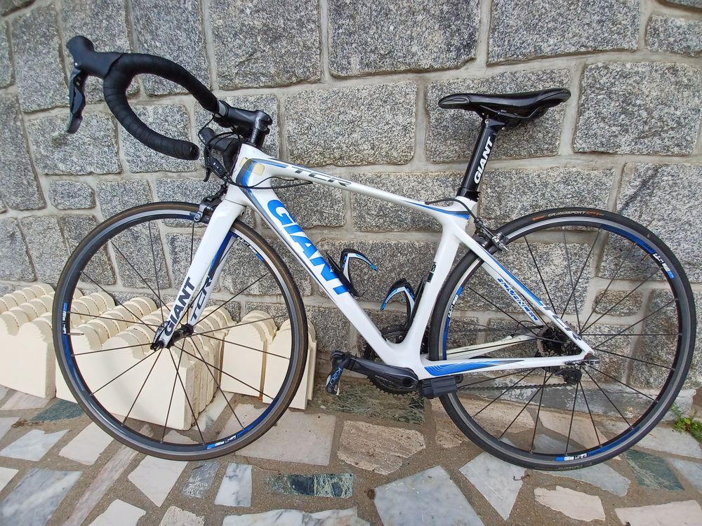  V&eacute;lo route GIANT tout carbone V�los