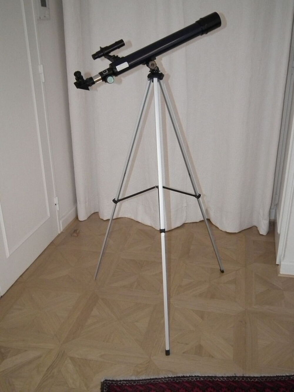 T&eacute;lescope. Mobilier enfants