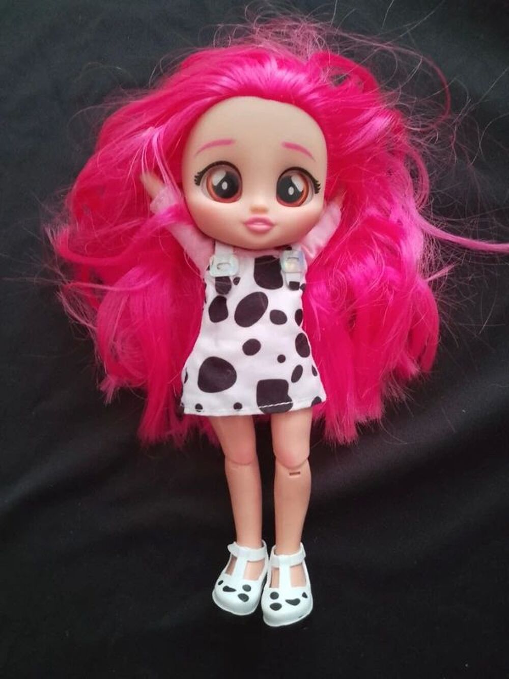 Poup&eacute;e B.F.F. Articul&eacute;e aux cheveux rose. Jeux / jouets