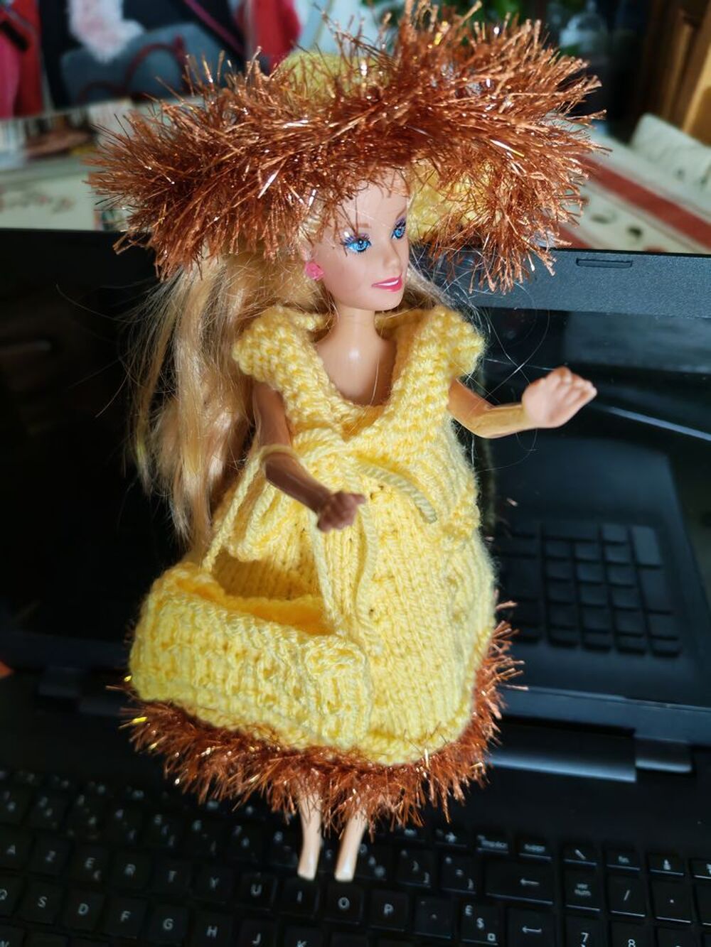 poupees barbies plus habits Jeux / jouets