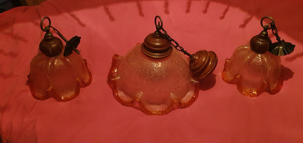 Trois lustres en verres Décoration