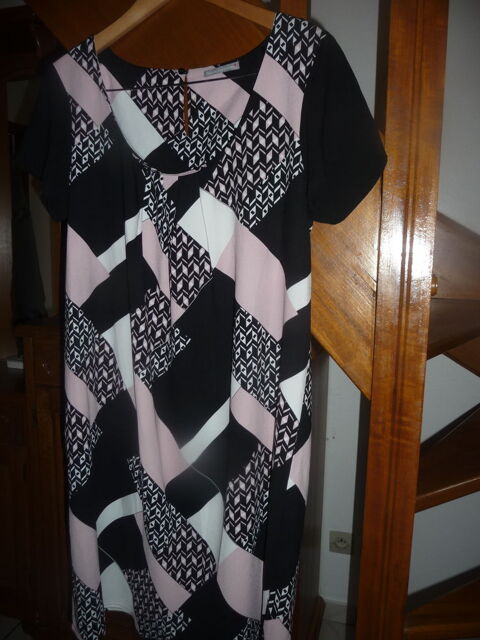Robe femme taille 44 Tr�s bon �tat Saint-Amand-les-Eaux (59)