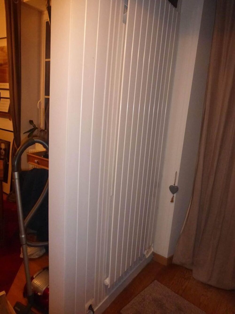 Radiateur &eacute;lectrique mural caloporteur Acova 2000W Electroménager