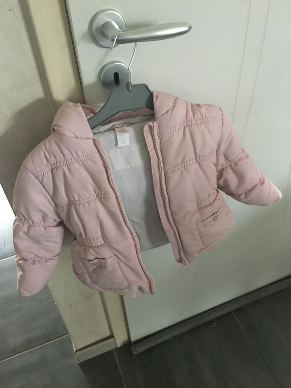 veste b&eacute;b&eacute; 12 mois Puériculture