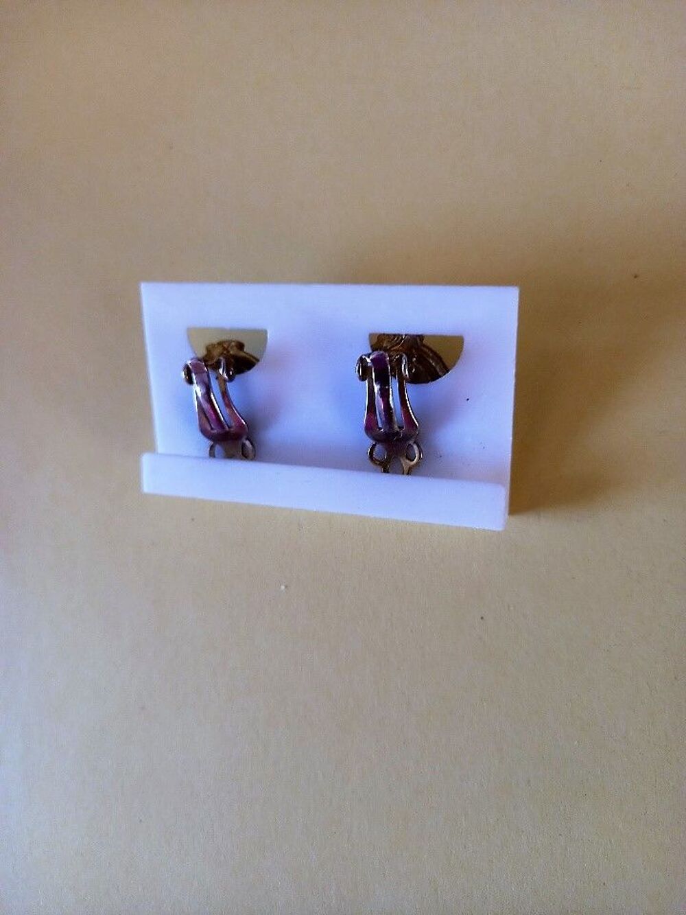 Boucles d'oreille fantaisie pierre synth&eacute;tique verte Bijoux et montres