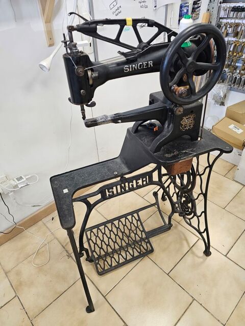 ancienne machine a coudre singers 200 13110 Port-de-bouc