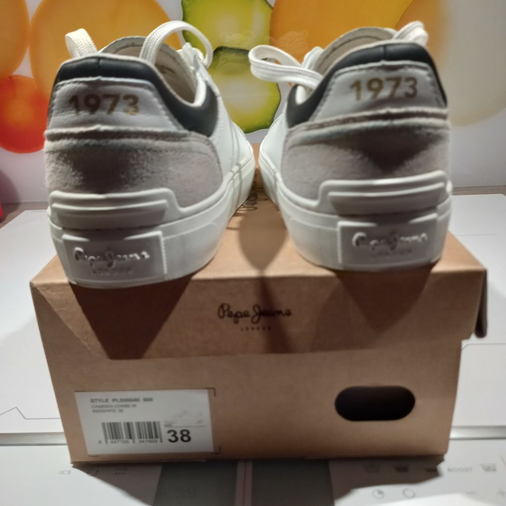 Baskets basses femme? blanc Pepe Jeans pointure 38 neuves
CA Chaussures