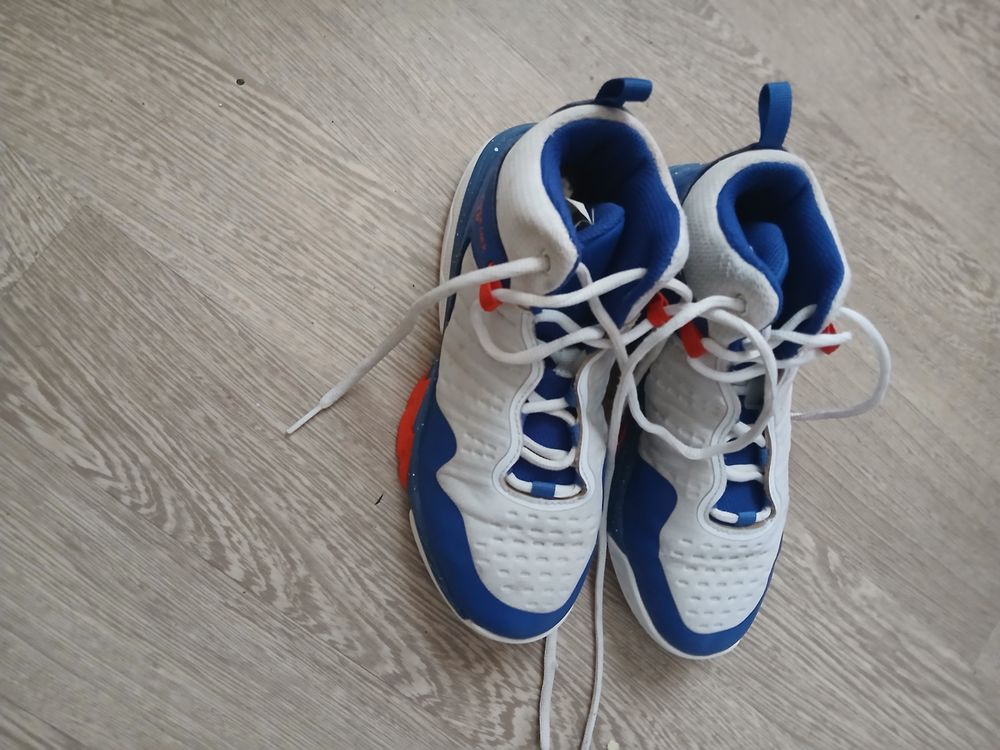 Baskets montantes mixtes. Chaussures enfants