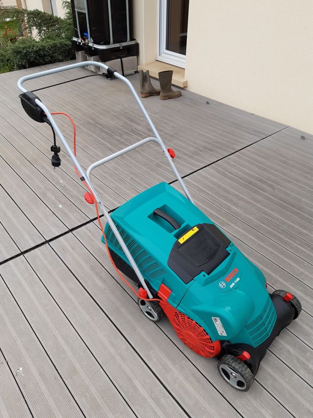 Scarificateur Bosch AVR 1100 Jardin