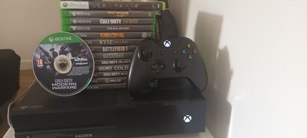 Xbox one+14 jeux+manette Consoles et jeux vidéos