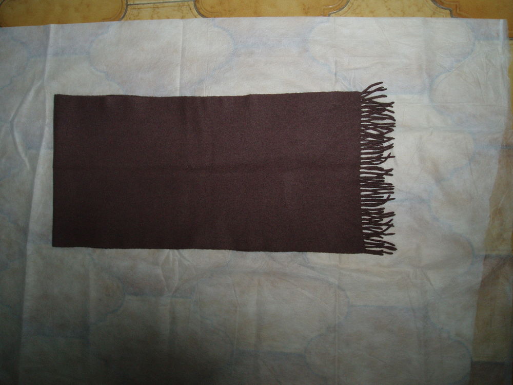 LONGUE ECHARPE NEUVE 100% PURE LAINE Vtements