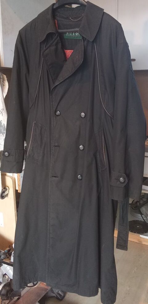 Manteaux, Gabardine, Pardessus d'hiver. 70 Pau (64)