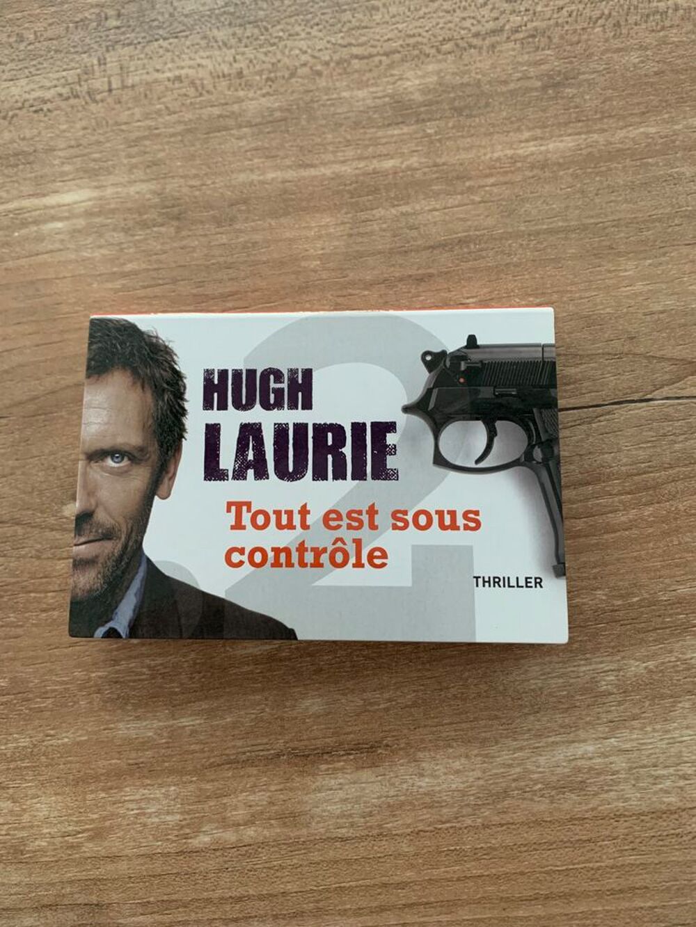 Livre " Tout est sous contr&ocirc;le " - Hug Livres et BD