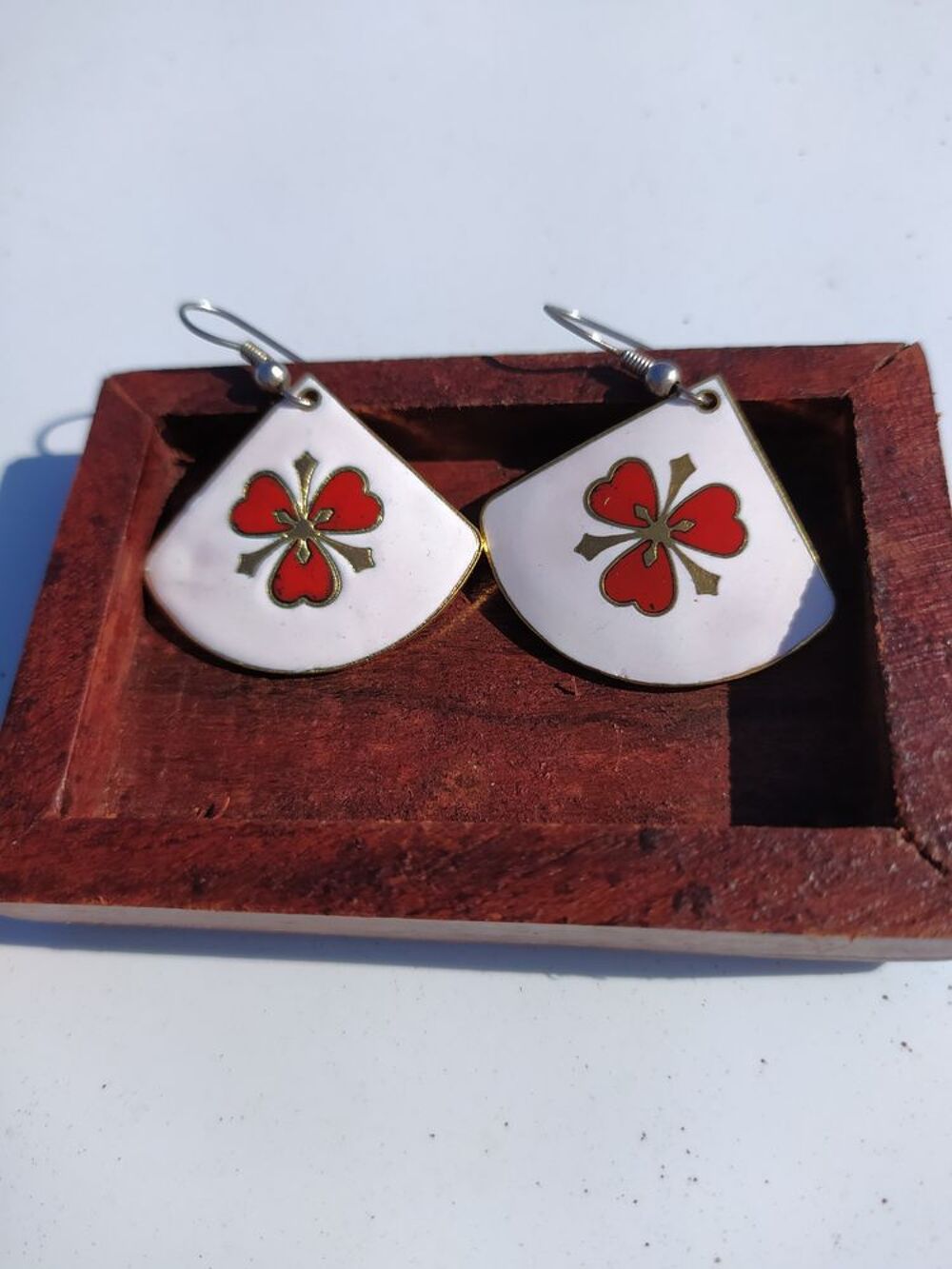 Boucles d'oreille en &eacute;mail v&eacute;ritable Bijoux et montres