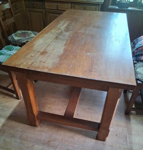 TABLE EN CHENE MASSIF 500 Thaon-les-Vosges (88)