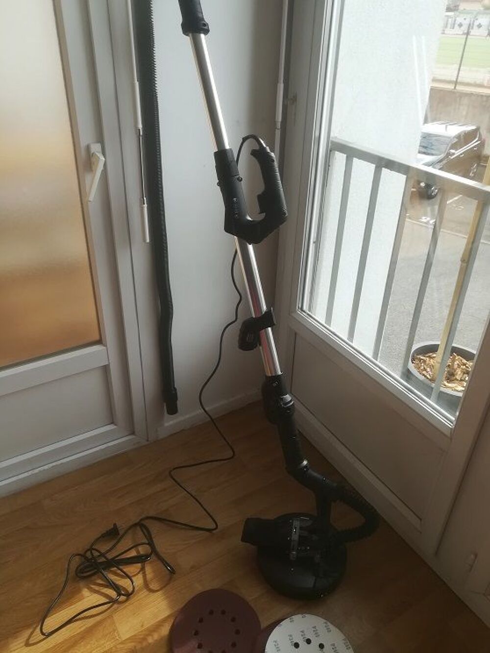 Ponceuse Girafe + aspi / Livraison Bricolage