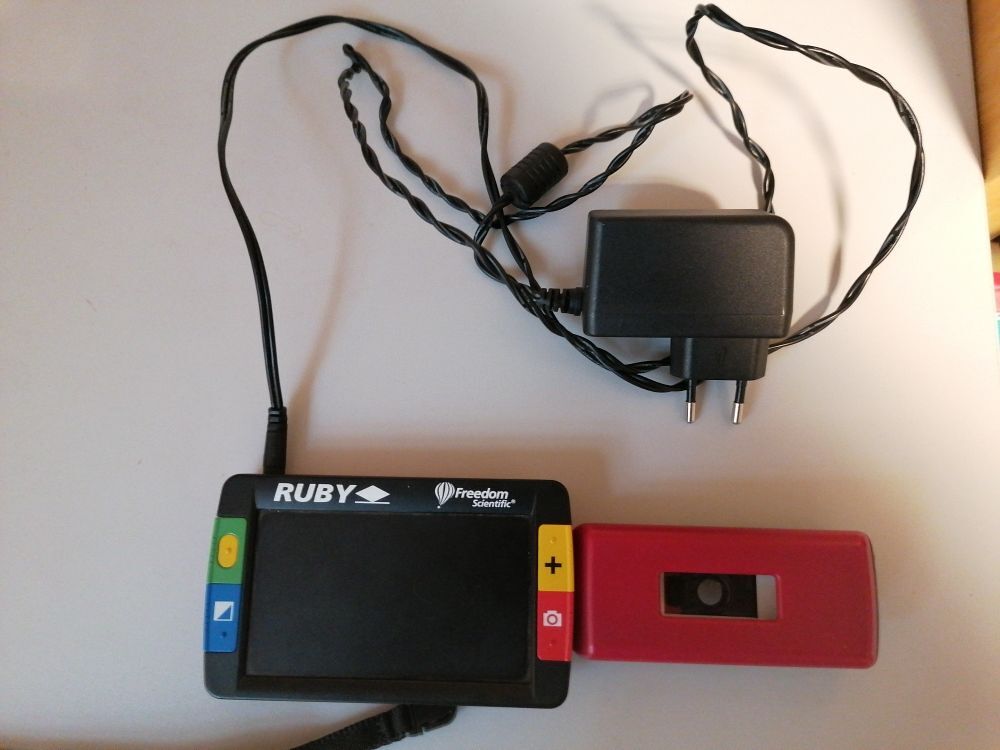 Videoloupe pour malvoyants avec chargeur et pochette Audio et hifi