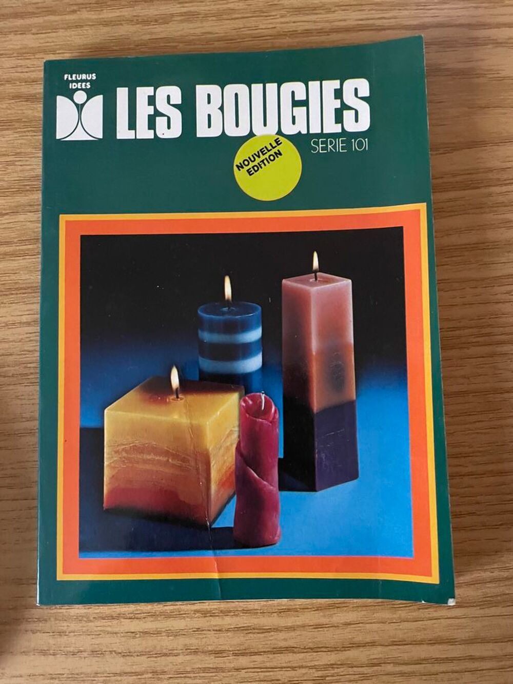 FASCICULES POUR TRAVAUX MANUELS Livres et BD