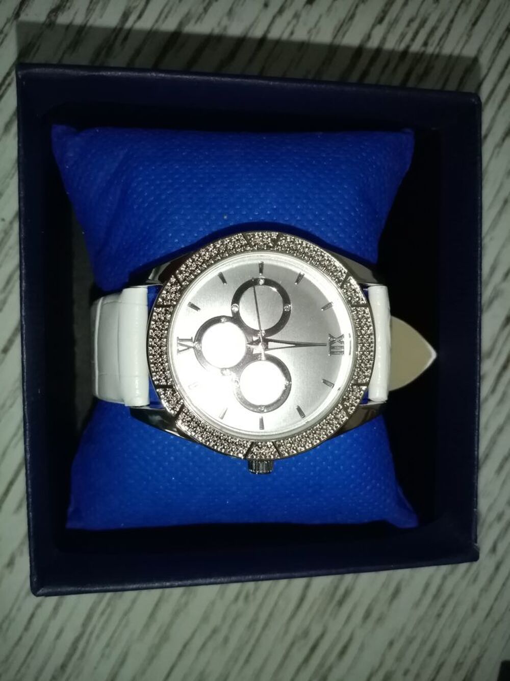 montre quartz
Bijoux et montres