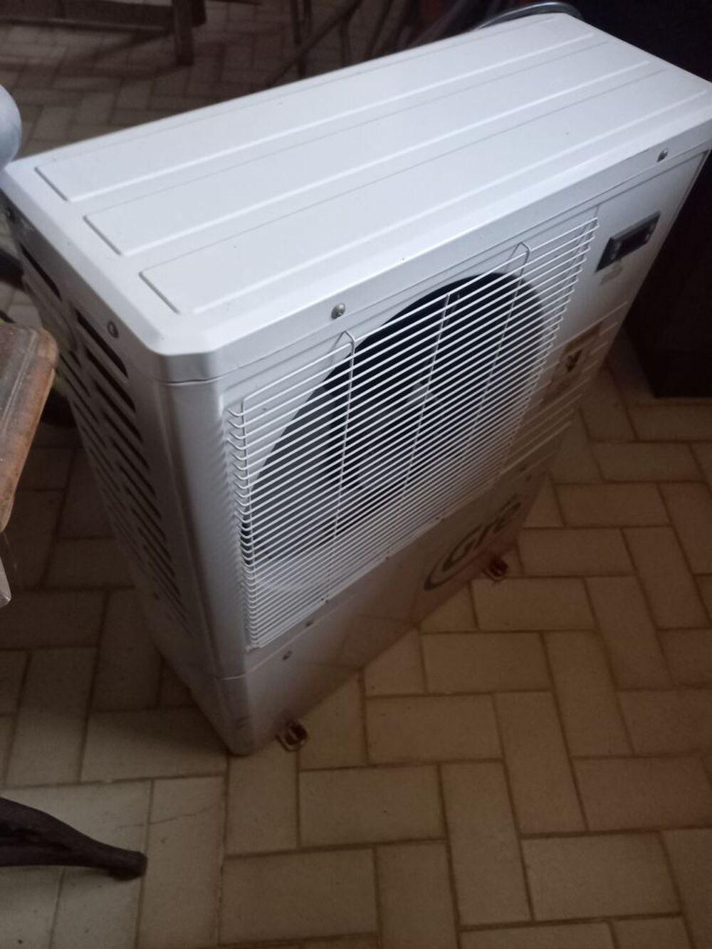 Pompe &agrave; chaleur air/eau 4200W/925W pour piscine Jardin