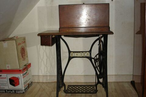 Cède ancienne machine à coudre 0 Lanildut (29)