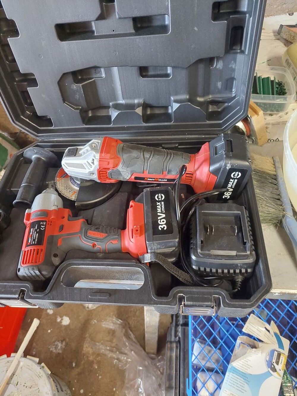 meuleuse et cl&eacute;s choque a batterie Bricolage