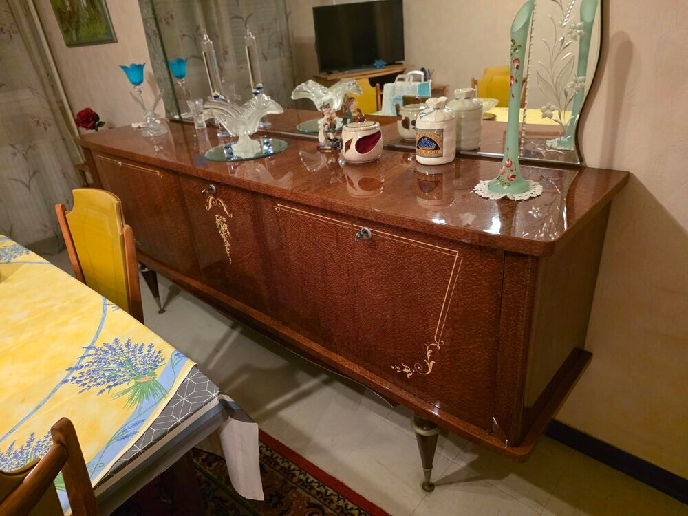 Donne Bahut + table+ chaises Meubles