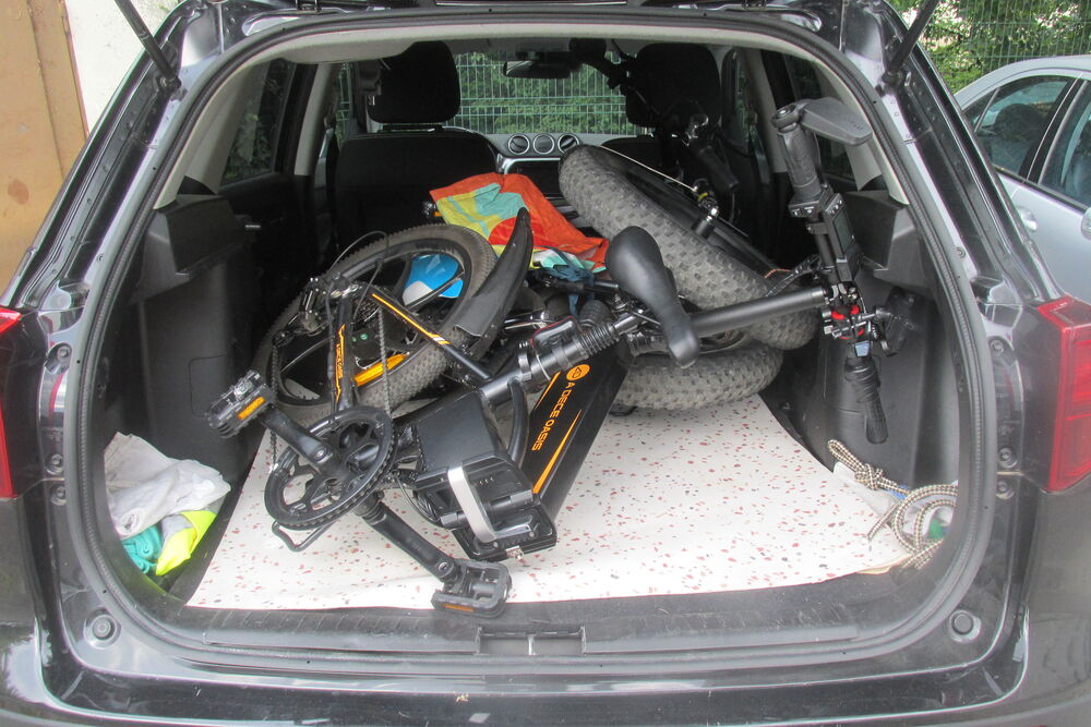 2 v&eacute;los &eacute;lectriques pliables Vélos
