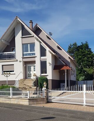  Appartement à louer 4 pièces 100 m²
