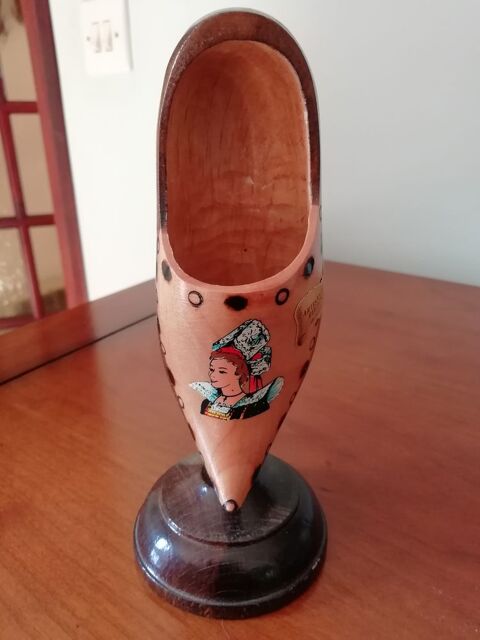 Sabot sur socle issu de l'artisanat local 12 L�signy (77)