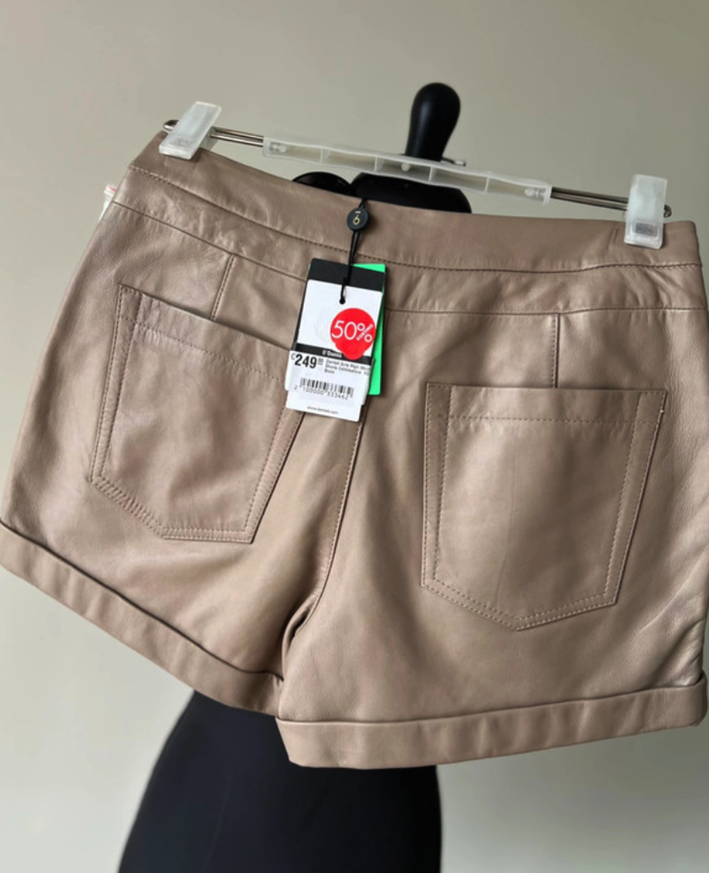 Short en cuir
S / 36 / 8&middot;Neuf avec &eacute;tiquette&middot;Dante6 Vêtements