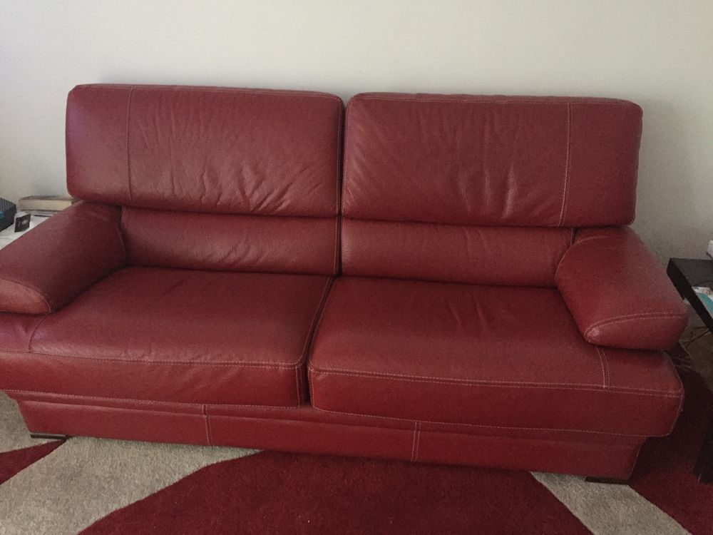 canape 2 et 3 places avec un pouf Meubles
