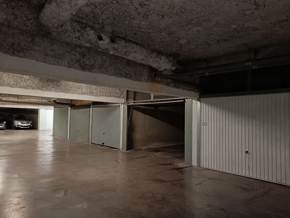 Vente Parking/Garage BOX GRANDE HAUTEUR NICE 06200 FABRON Nice
