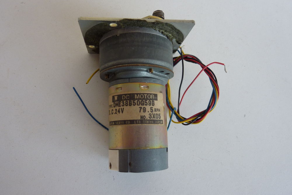 Motor&eacute;ducteur JAPAN SERVO 24 V / 80 RPM Bricolage