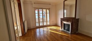  Appartement à louer 6 pièces 184 m²
