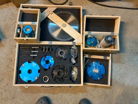 lot de machines &agrave; bois en tr&egrave;s bon &eacute;tat avec outillage 4100 73310 Vions
