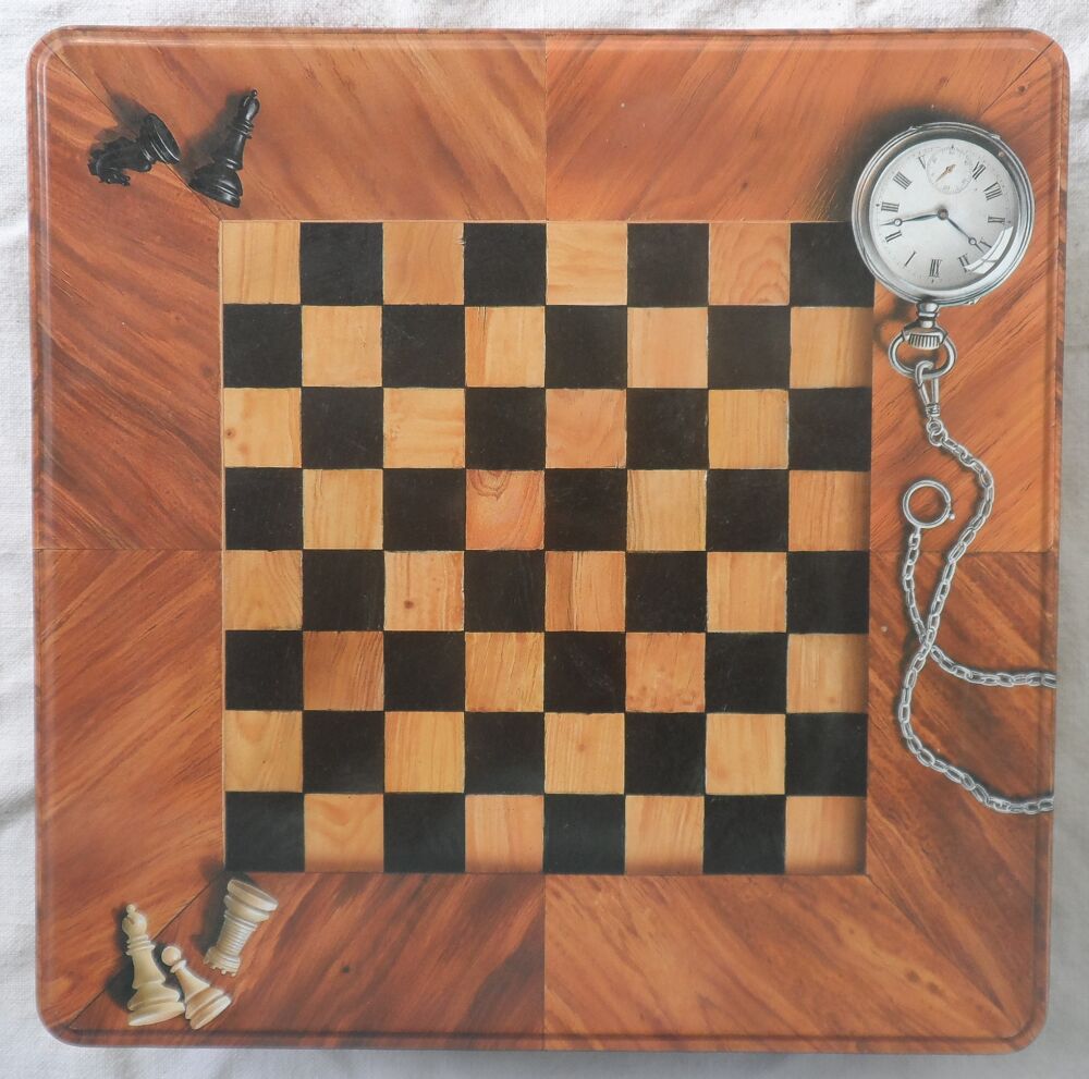 Jeu d'&eacute;chec dans une boite de biscuits carr&eacute;e de 23,50 cm Jeux / jouets