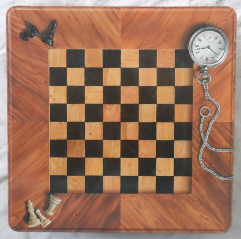 Jeu d'échec dans une boite de biscuits carrée de 23,50 cm 10 Castries (34)