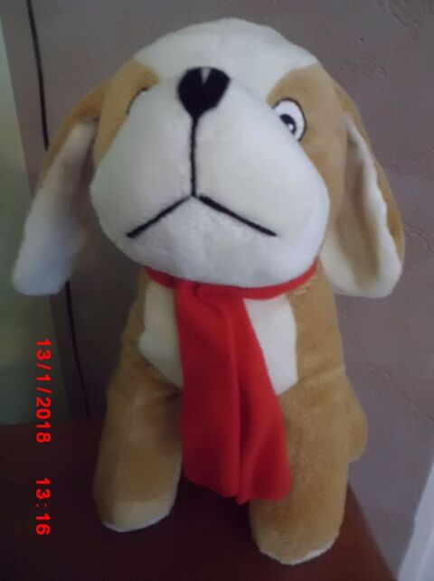 CHIEN MARRON ET BEIGE AVEC POUET POUET 19 Oignies (62)