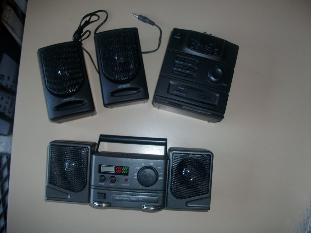 Petites Radios &agrave; Piles &agrave; 1 € et 2 € - Neuves Audio et hifi