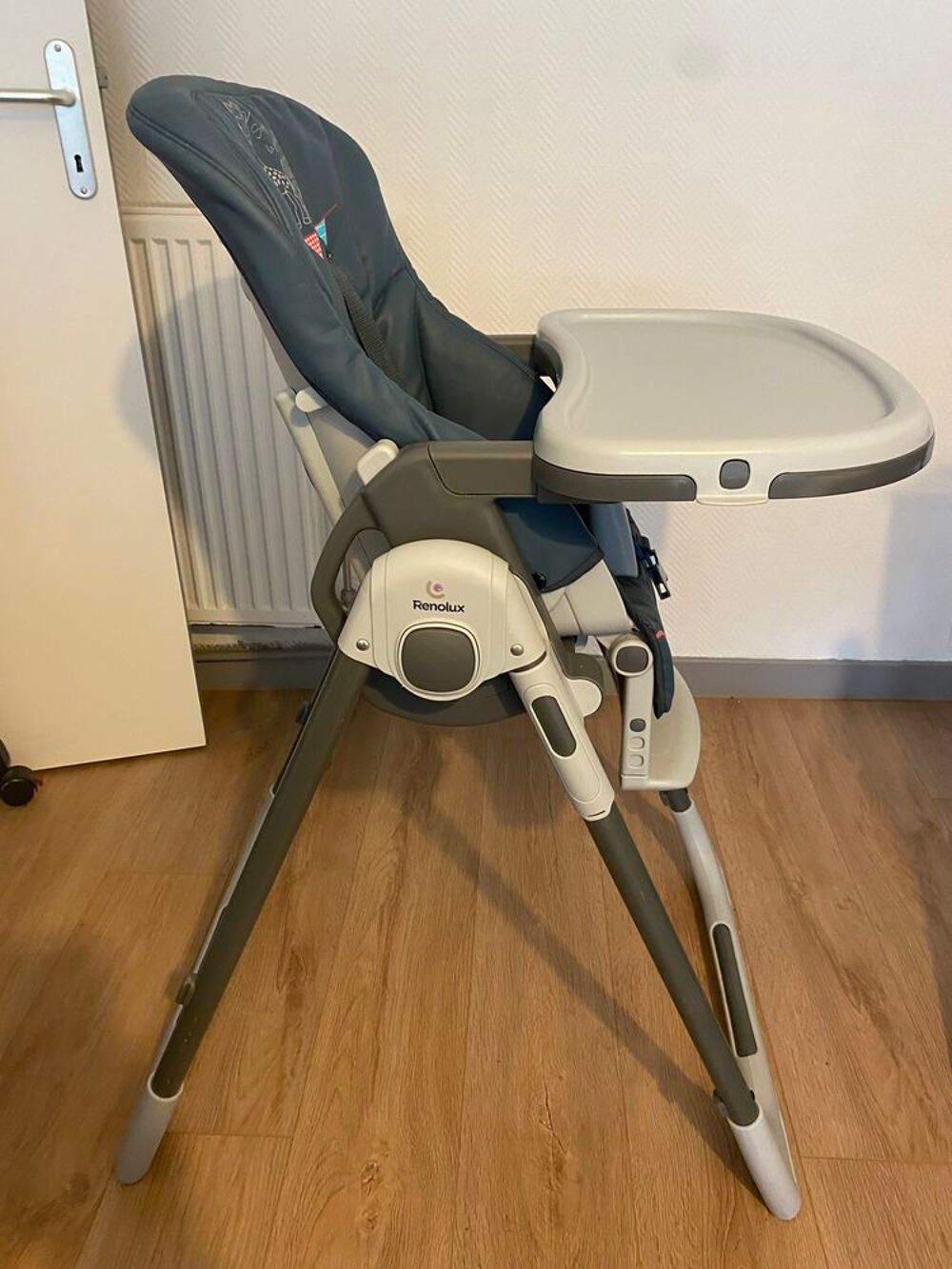 chaise haute b&eacute;b&eacute; Puériculture