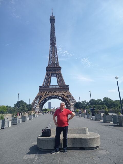 chauffeur conducteur &agrave; votre disposition 0 75015 Paris