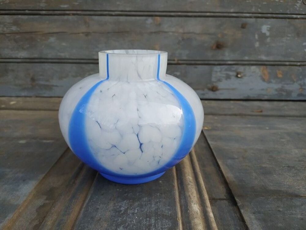 Vase Boule Verre de Clichy vers 1930 Art D&eacute;co 
Décoration