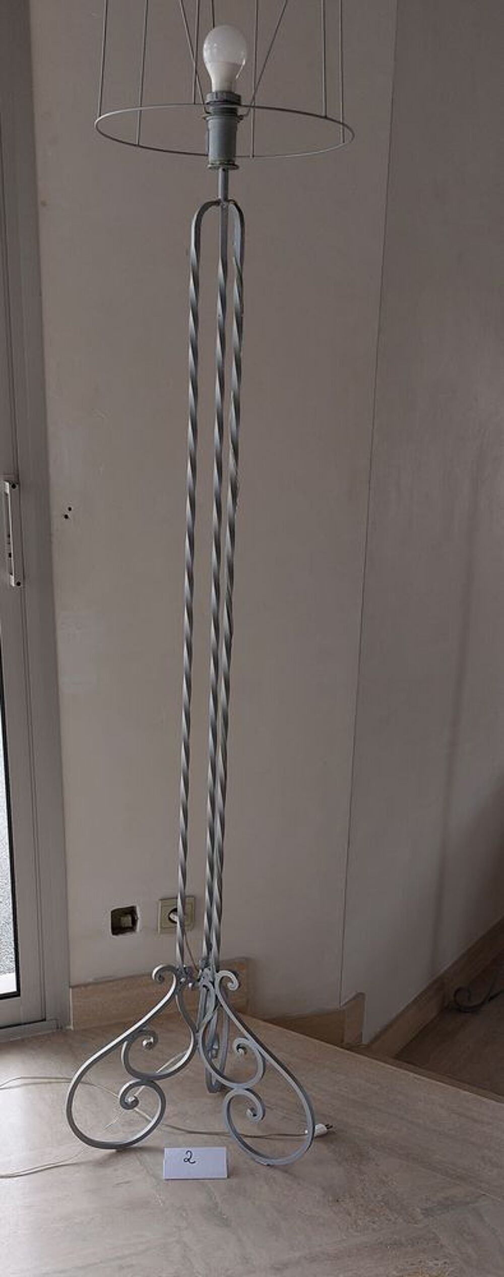 3 lampadaires en fer forg&eacute; Décoration