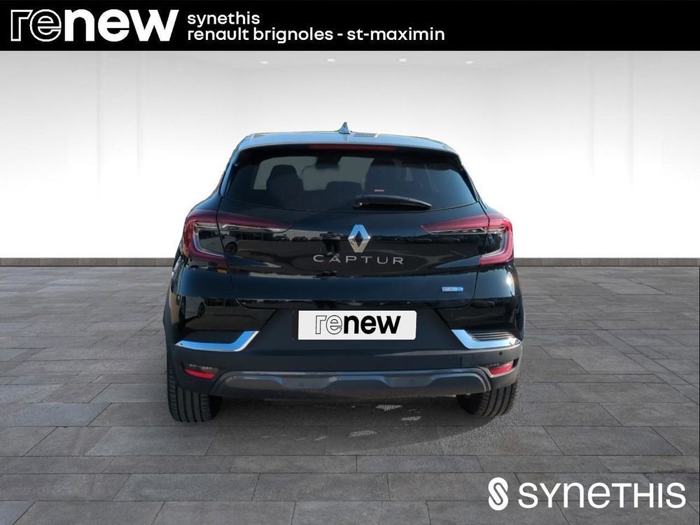 Captur E-Tech Plug-in 160 Initiale Paris 2021 occasion 83170 Brignoles