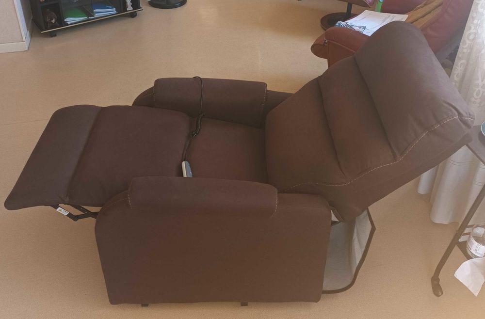 FAUTEUIL RELEVEUR Meubles