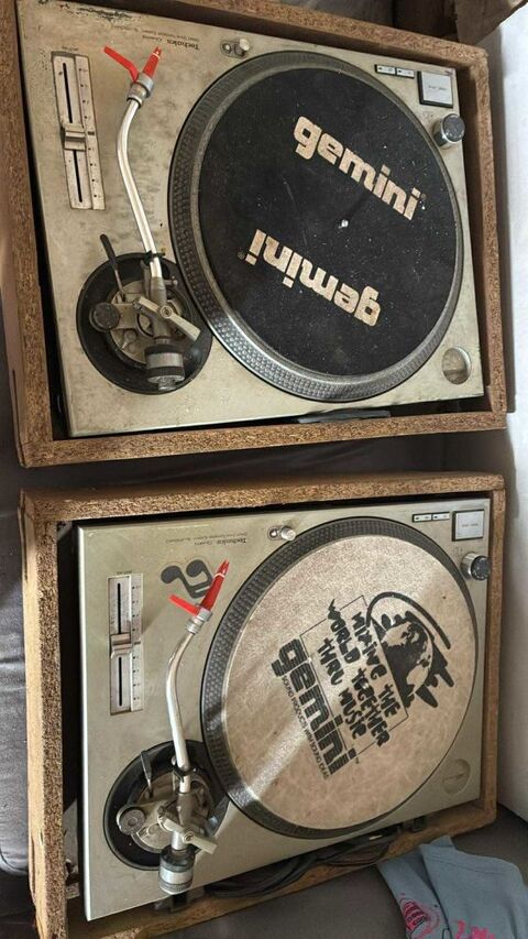 platines vinyles TECHNIKS 1210 mk2 Roujan (34)