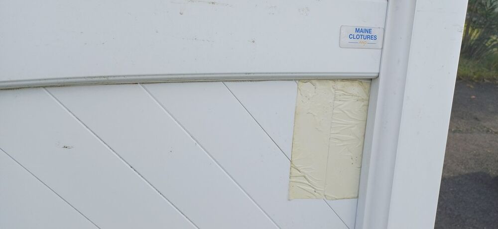portail coulissant blanc marque Maine Clotures 3m50 x1m50 Jardin